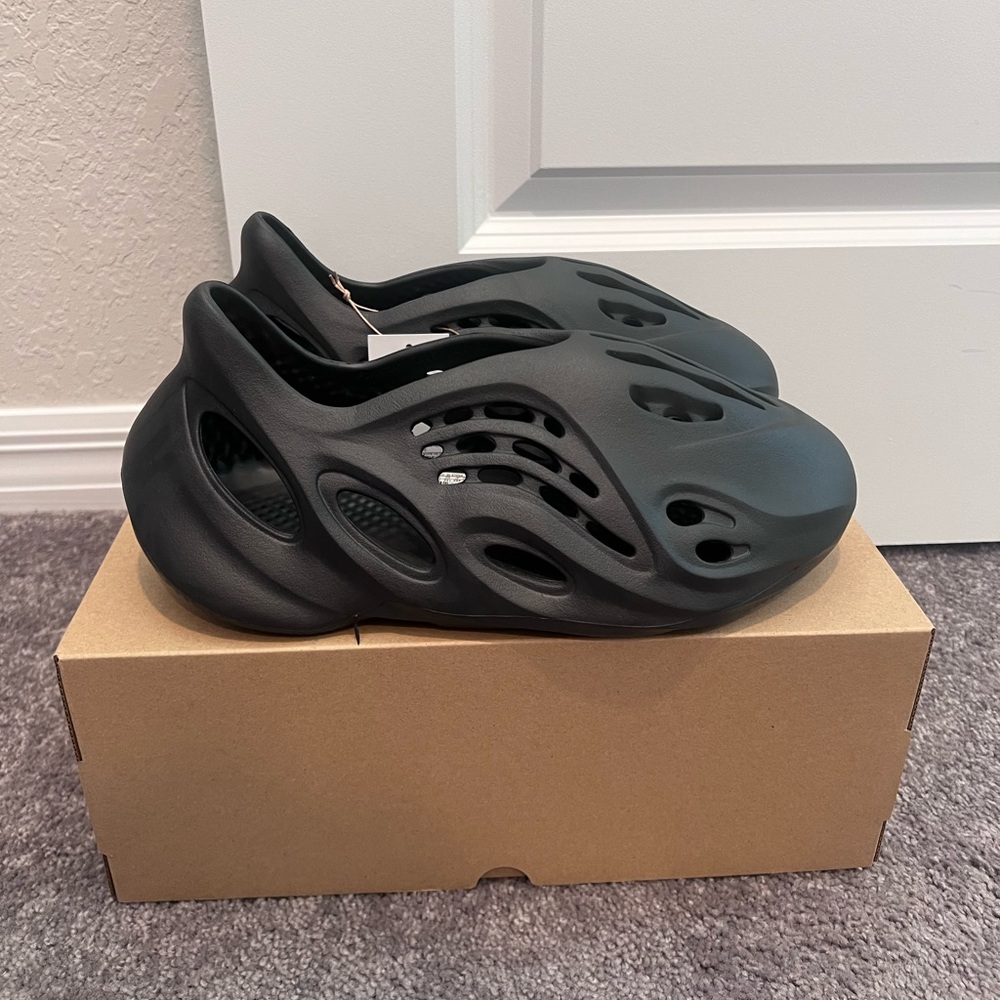 Yeezy foam RNR